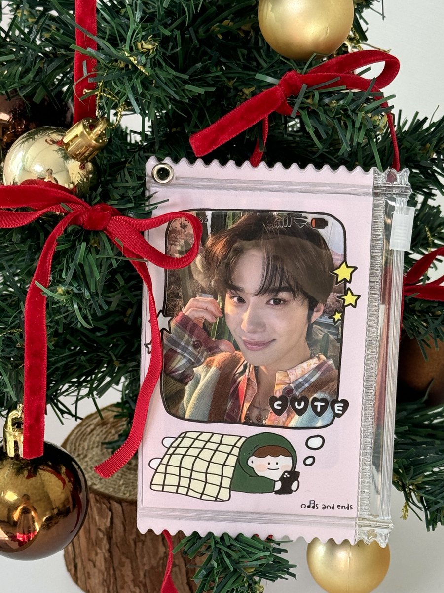 sisun_studio's tweet photo. Christmas is coming..🎄

태연 정우 포카 NCT NCT127 https://t.co/7Xl75bPsQI