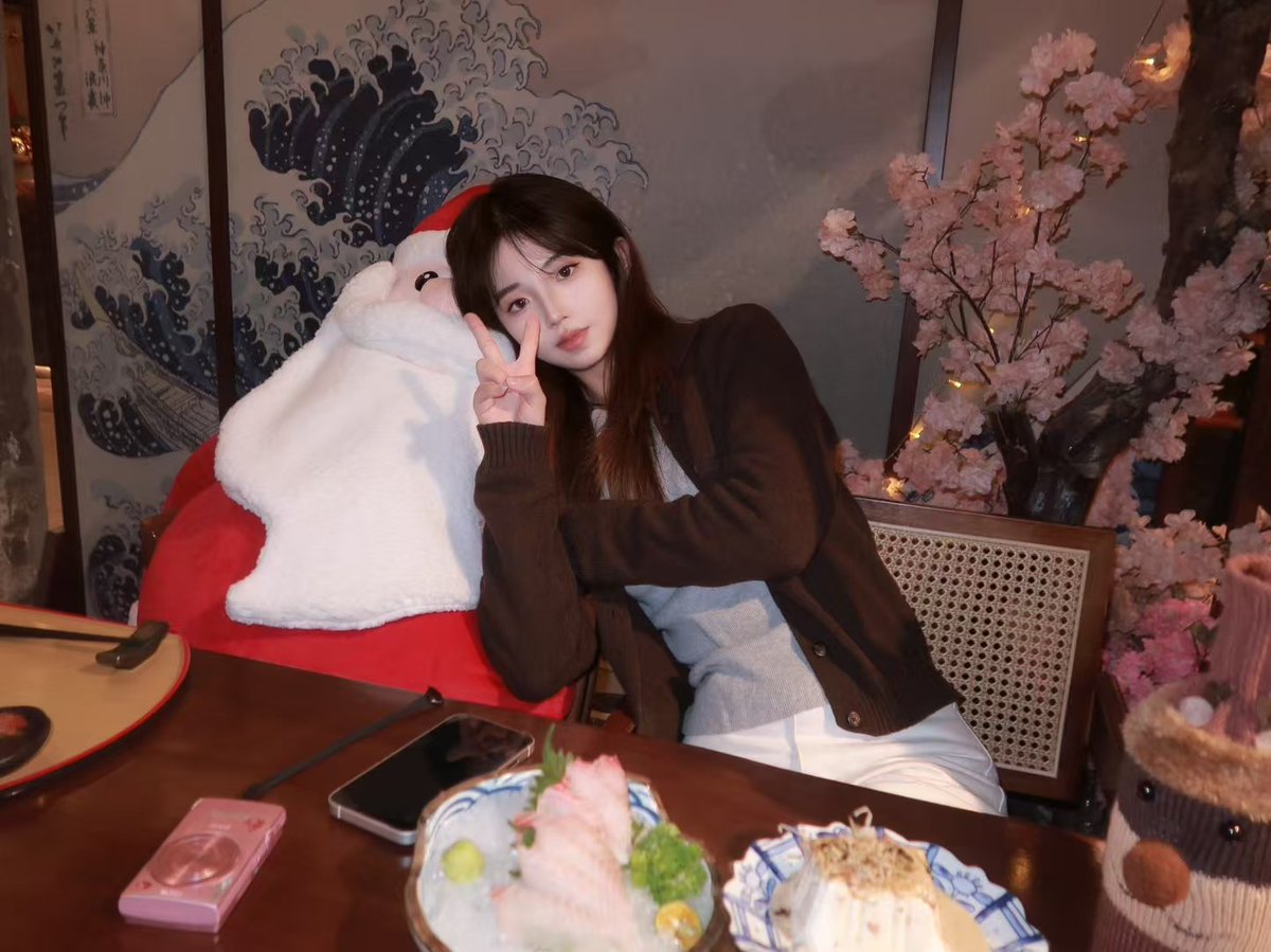 Capup__xx's tweet photo. 冬天的幸福织成一条围巾🧣 https://t.co/gL2p7iGmEe