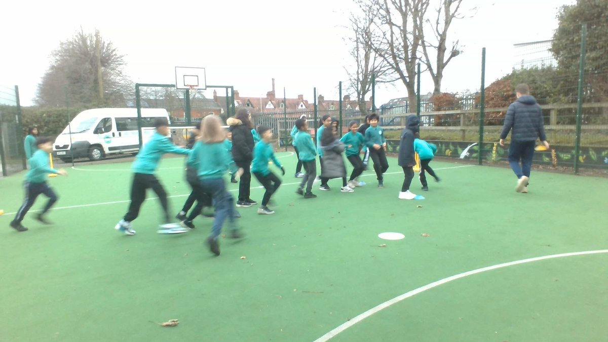 AliTindal's tweet photo. Thank you to @WarwickshireCCC for the fun and engaging cricket sessions! Year 5 had an amazing time developing their fielding, batting and bowling skills. #cricket #sport #PE #game #competition. #ArkTindal https://t.co/CY0UVH5QuK