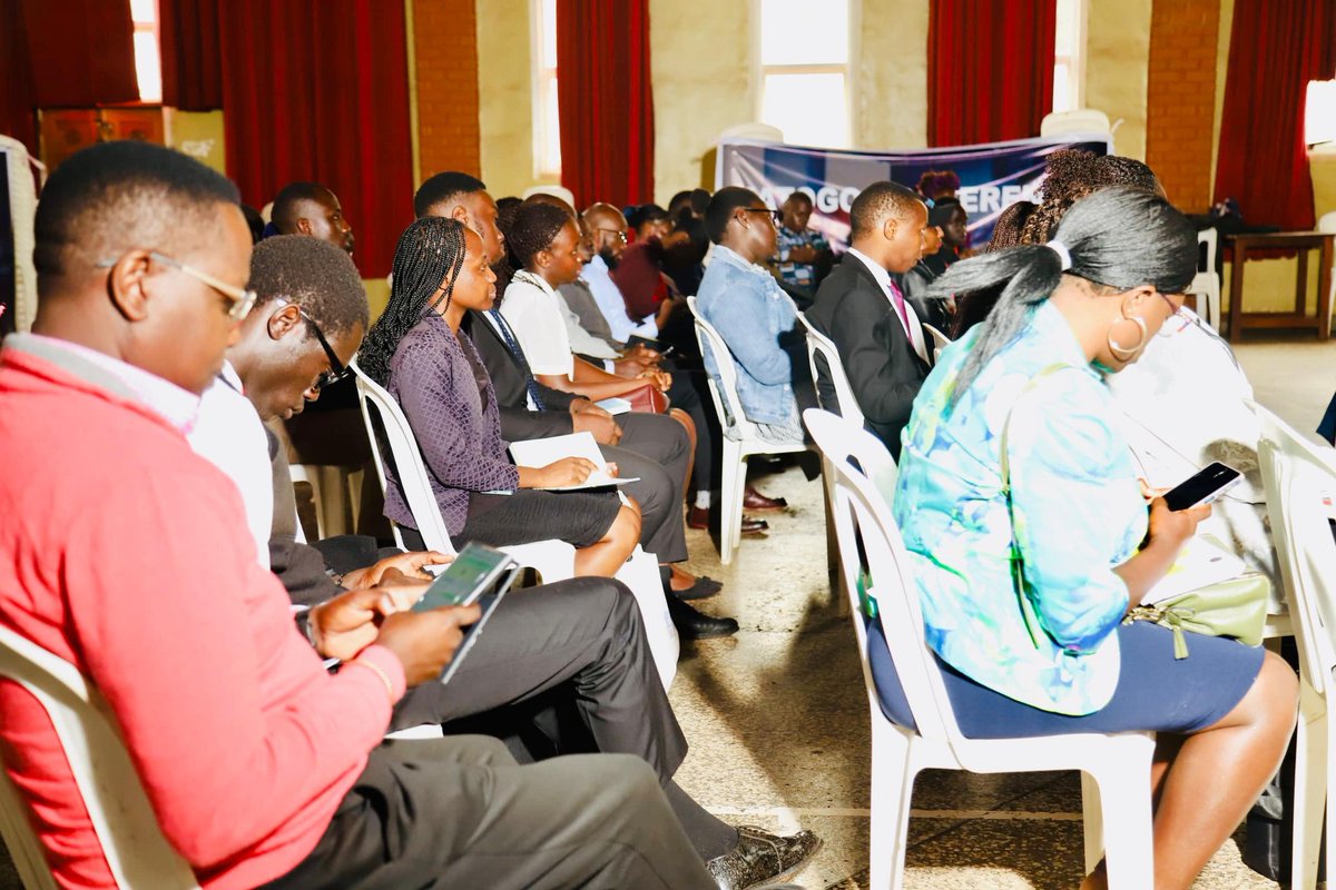 ElvisTrich's tweet photo. Diana Angwech, Advocate- Private Practice.
"I am glad my parents influenced me to do law. I am where I am right now because of the advice I took from my parents to do law.
Follow your parents, life will figure it's way out"
#KatogoConference https://t.co/JXhIibL9Q9