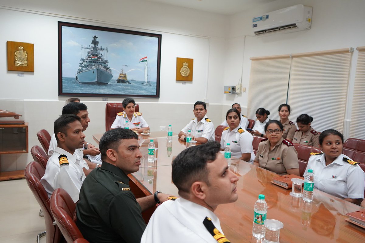 IN_Chilka's tweet photo. Surg VAdm Kavita Sahai, SM, VSM, Director General Medical Services (Navy), visited #INSChilka on #14Dec 24. DGMS(Navy) was briefed on various aspects of #Agniveer training. She also visited #INHSNivarini and reviewed the medical facilities.
#MedicalCare #TrainingExcellence
@dgafms_mod