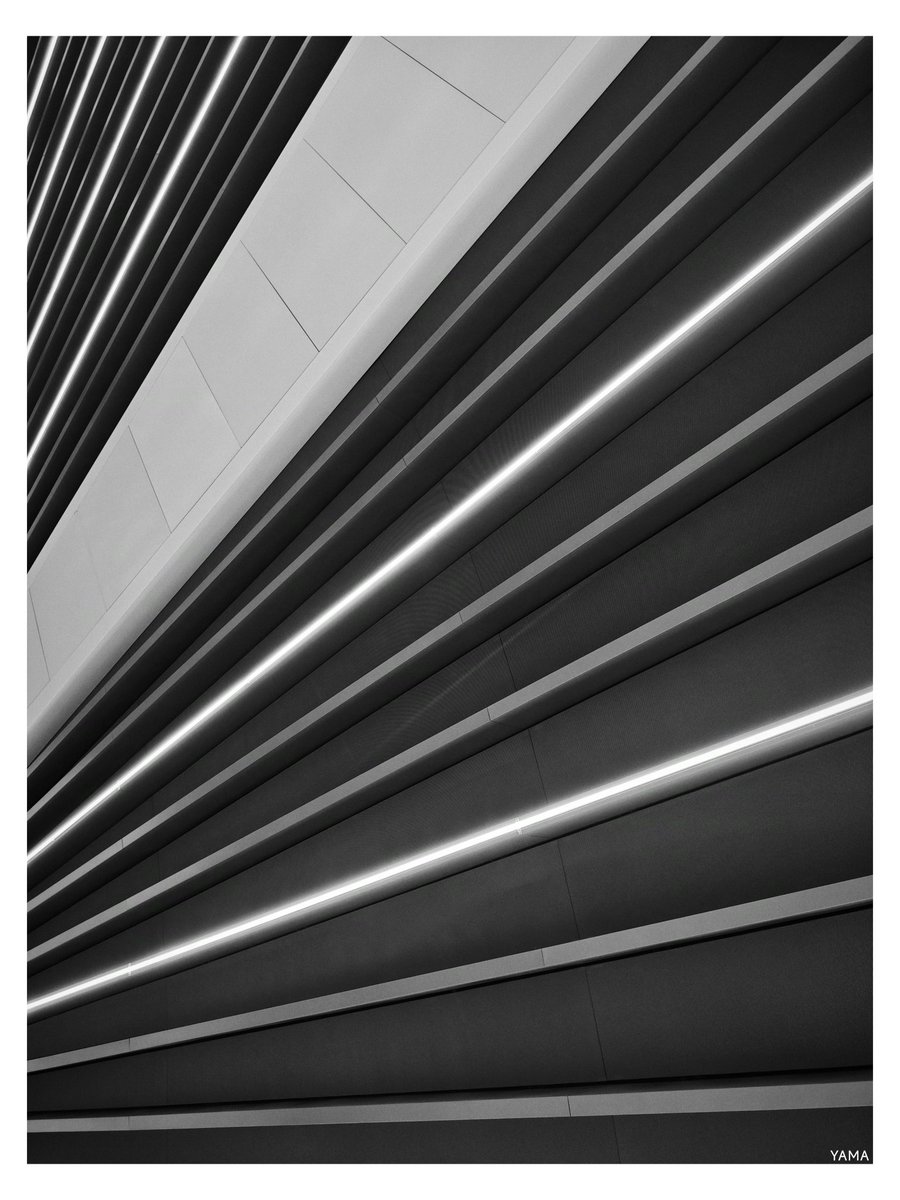Yama_VP's tweet image. •Fiumicino Airport Ceiling 

#Fiumicino #Airport #Ceiling #Roma #Rome #Radial #Minimal #Abstract #Lines #Italy #Italia 
#Photography #BW
#Yama山