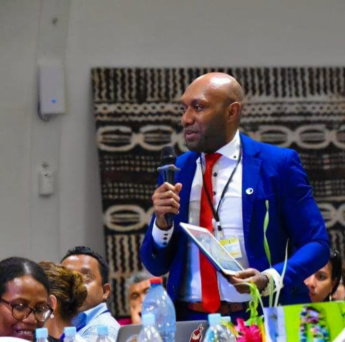 Congratulating two of my colleagues current and former who continue to serve our #Pacific region with pride and distinction.  

Mr Noah Kouback who was Team Leader #Trade for the <a href="/ForumSEC/">Pacific Islands Forum</a> (PIFS) within our Programmes &amp; Initiatives (P&amp;I) directorate until July this year and has