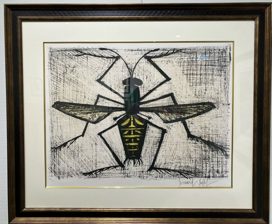 阪急梅田駅にある蝶のモニュメントと阪急三番街の文字は、ベルナール