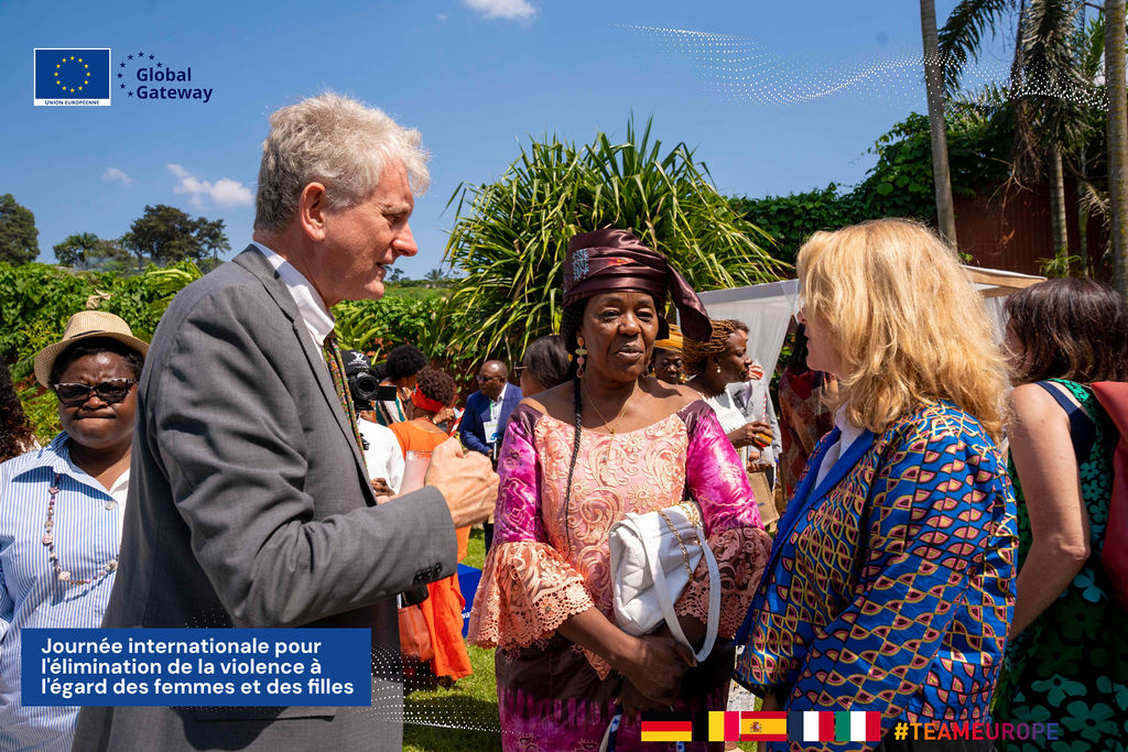 commwithuseu's tweet photo. On this year's International Day for the Elimination of Violence Against Women and during the 16 Days of Activism, we were proud to stand alongside the #EU and support impactful initiatives across the globe, from #Cameroon to #Azerbaijan, #Ecuador, and beyond!🧡
#EVAW #EUForWomen https://t.co/JZfrv76ICA