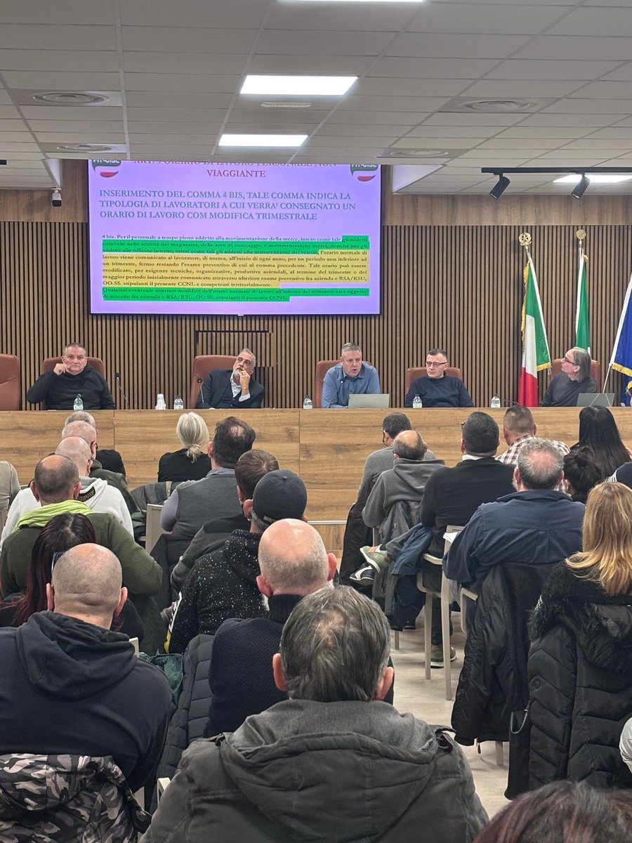 FitLombardia's tweet photo. Attivo logistica e trasporto merci: 100 attivisti in sala Nico Piras per un confronto sul ccnl appena firmato! https://t.co/peptj5mZO9