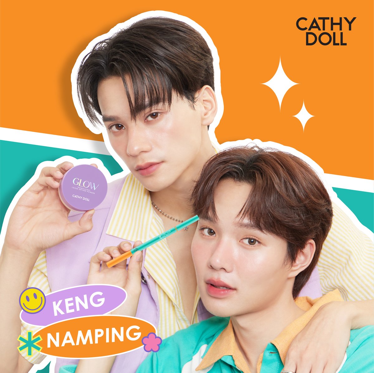 Cathydollclub's tweet photo. 🎈มา Just Play It! กับ 2 พรีเซนเตอร์หนุ่มหล่อ
ใจละลายไปกับลุคสุดน่ารักของ #KengNamping
คิ้วคม หน้าเป๊ะ! นี่เเหละถูกต้องที่สุด!!💖
.
#ดินสอเขียนคิ้วหัวเข็ม หัวเล็กที่สุดเพียง 0.85 มม.
𝐍𝐄𝐖 Cathy Doll Needie Eyebrow Pencil 139.-
ใช้ง่าย สามารถวาดเส้นคิ้วสะกิดได้เเบบเส้นต่อเส้น😊
________________________
💜💛หน้าเป๊ะ! งานผิวปังเเบบ "เก่ง หฤษฎ์"
เจอเเล้ว!! นี่เเหละเคล็ดลับความหล่อของพี่เก่ง
Cathy Doll Translucent Loose Setting Powder 359.-
แป้งฝุ่นซับมัน เนื้อเนียน ตัวช่วยเบลอผิวได้เเบบเนียนกริบ!
.
#CathyDoll #เคที่ดอลล์ #CathyDollXKengNamping #KengNamping #เก่งน้ำปิง #Nampingster #KengHarit #NeedieEyebrowPencil #TranslucentLooseSettingPowder
#ดินสอเขียนคิ้วหัวเข็ม #แป้งฝุ่นซับมัน