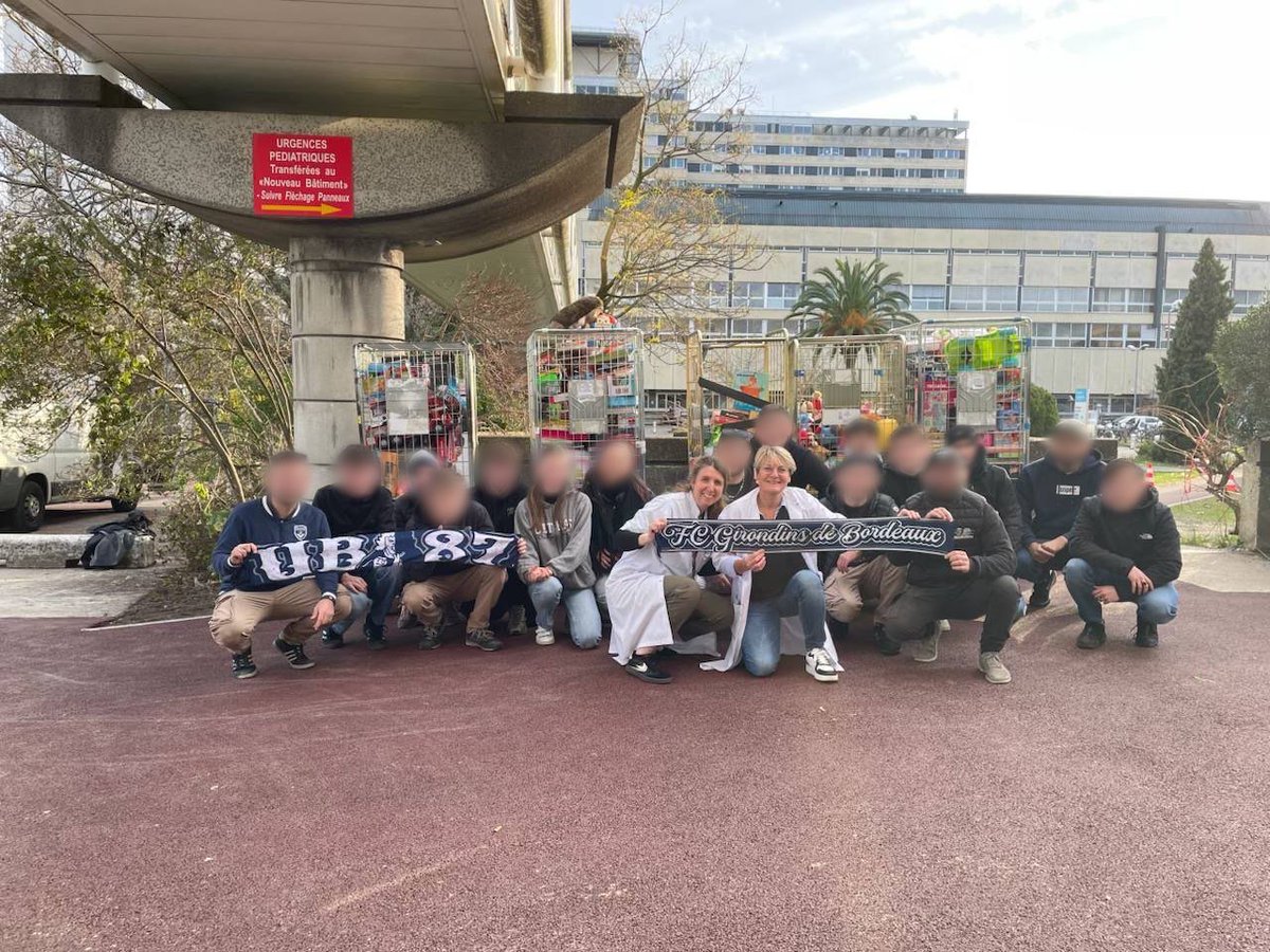 ub87officiel's tweet photo. [ Action sociale ] Grâce à votre générosité, nous avons récolté plus d’un millier de cadeaux.

En fin de semaine dernière, ils ont été distribués à l’hôpital des enfants à Pellegrin et prochainement à la MECS de Libourne. 

Merci à toutes et tous !

Virage Sud Solidaire ✊🏴‍☠️ https://t.co/cgYrQ0NQDE