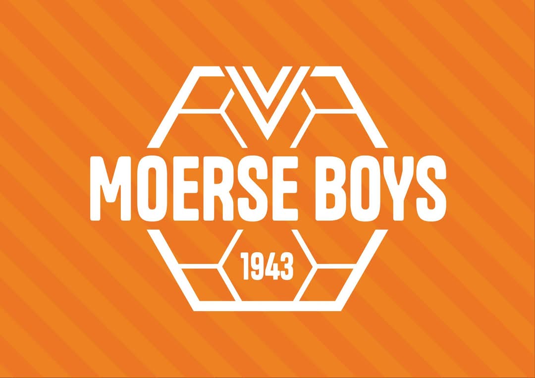 Tijdens ons jaarlijkse teerfeest is het nieuwe logo van onze vereniging gepresenteerd. Een modern nieuw logo waar we weer jaren mee vooruit kunnen.
 moerseboys.nl/moerse-boys-on…