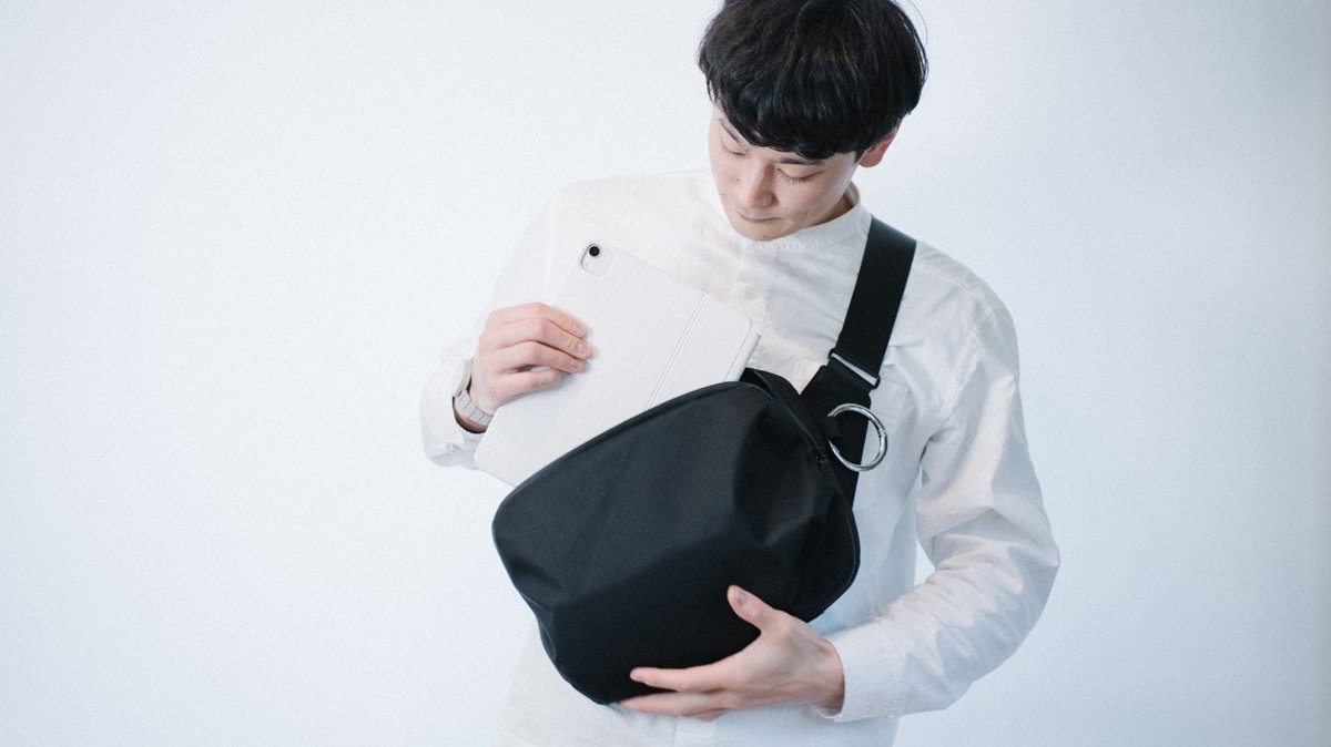 drip_corp's tweet photo. 【再販告知】
大変お待たせしました…！長らく完売していた #HALFDAYPACK を明日17日（火）より再販いたします。

今回より仕様をver.2へアップデート。バックルを従来のプラスチック製からアルミ製へ。

バックルの強度が向上し、重たい荷物でもベルトが緩む心配がなくなりました。さらに、見た目もスタイリッシュになった点がポイントです！

商品詳細・購入先はこちら↓
https://t.co/h6B4G84ot5