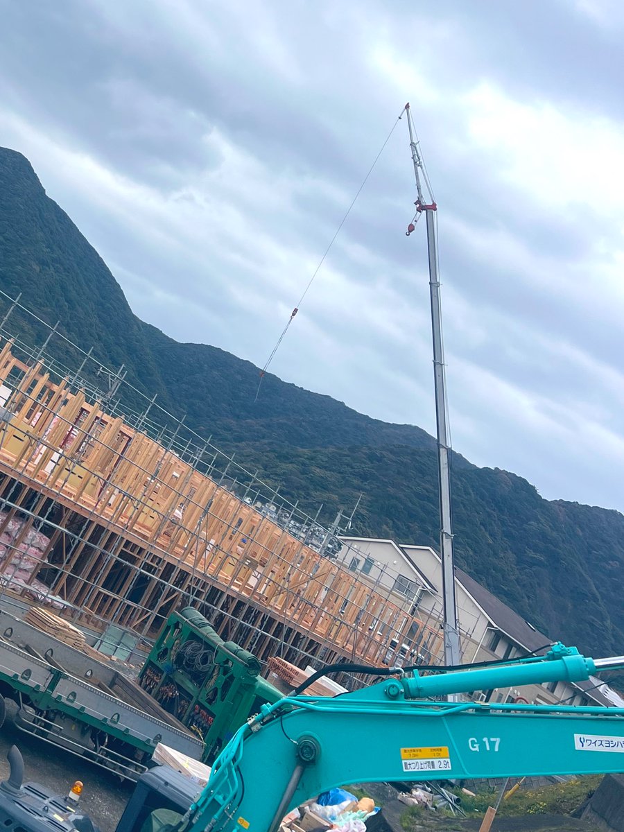 木造450坪
なおせんせーと同じ現場も明日でとりあえず終わり！
毎日楽しく仕事ができる✨

さぁ〜て、明日はどーやってなおせんせー笑わしちゃろーかね😏