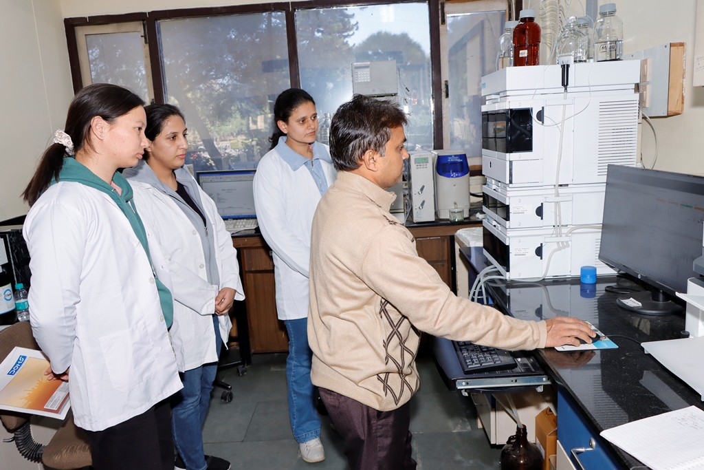 NIPER_SAS_NAGAR's tweet image. The Central Instrumentation Laboratory, NIPER SAS Nagar organized one week hands on training on #HPLC from December 9-13, 2024.