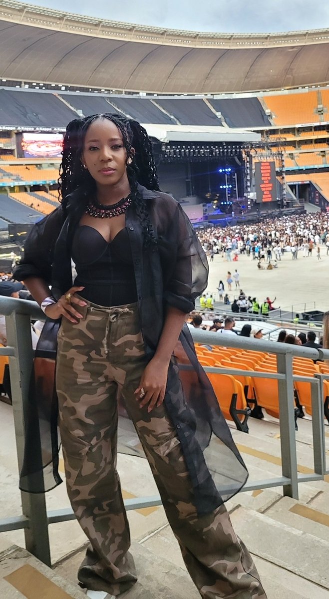 AmandaMoMusic's tweet photo. Take me Back!!! 🔥 🔥 #chrisbrownconcert #chrisbrown https://t.co/QbaDvH8XyO