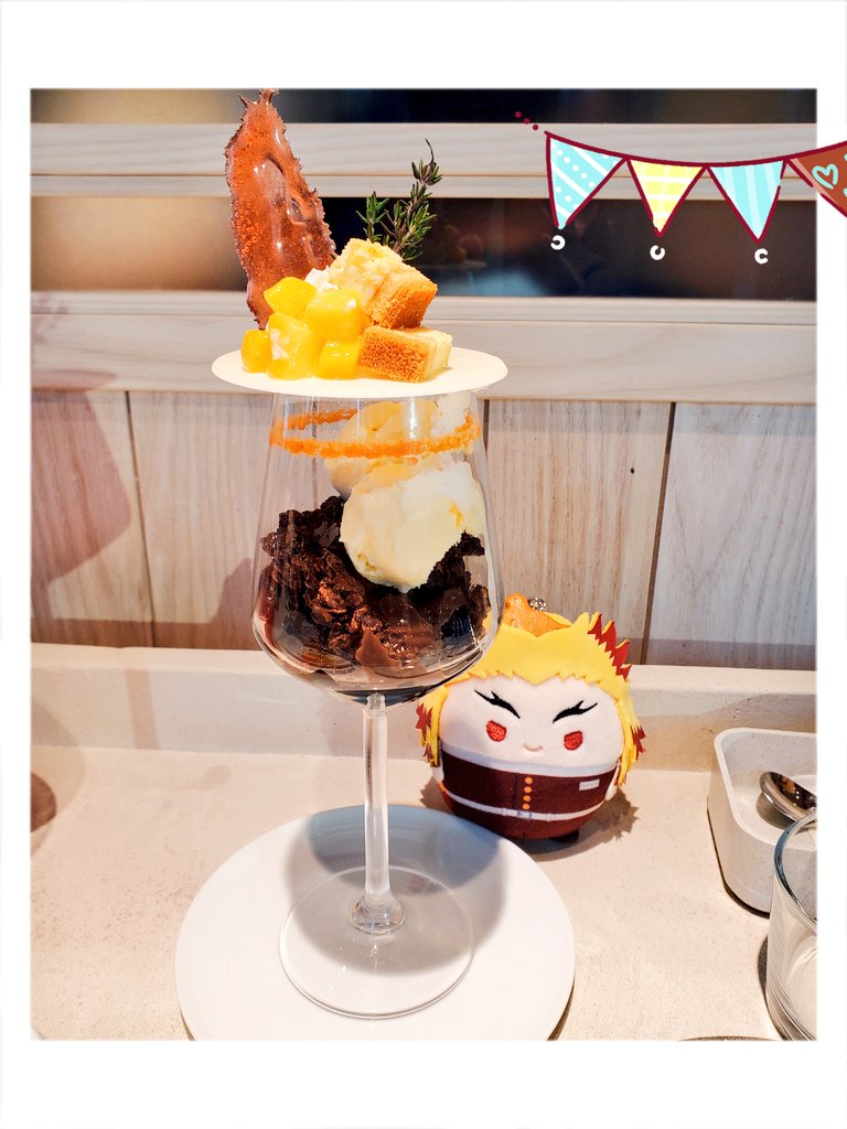 展!休み取って行ってきましたー!!展示もカフェもめちゃくちゃ良かった😭🙏✨チケット風ランダム単発で🔥さん来てくださってノベルティ諸々含め🔥さんの清一色で役満です…ありがとうございます… 