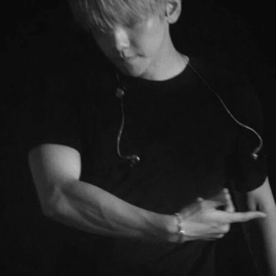 Asian Pop Music Awards 2024: People’s Choice Award
#APMA2024 #PineappleSlice #BAEKHYUN 
<a href="/APMAHK/">APMA OFFICIAL</a>