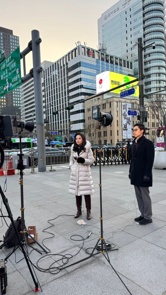 SheryAhnNews's tweet photo. South Korea’s Constitutional Court has started reviewing President Yoon’s  impeachment case. 
Prime Minister Han Duck-soo is now the acting president.
We wrap our coverage from the freezing streets of Seoul for now. 
See you in hopefully warmer Tokyo! https://t.co/cCzLo4baUu