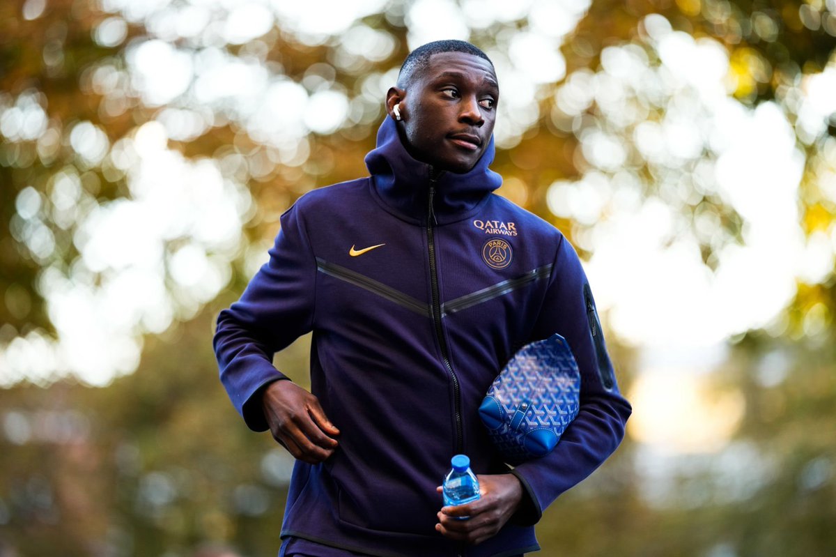 ActuL1_'s tweet photo. 🚨💣 BREAKING ! L’AS Monaco pourrait se POSITIONNER sur Randal Kolo-Muani ! 🤯❤️🤍

Acheté 95 M€ par le PSG, il n’a plus de temps de jeu dans le club de la capitale.

(@lequipe) https://t.co/htCqXuHl6f