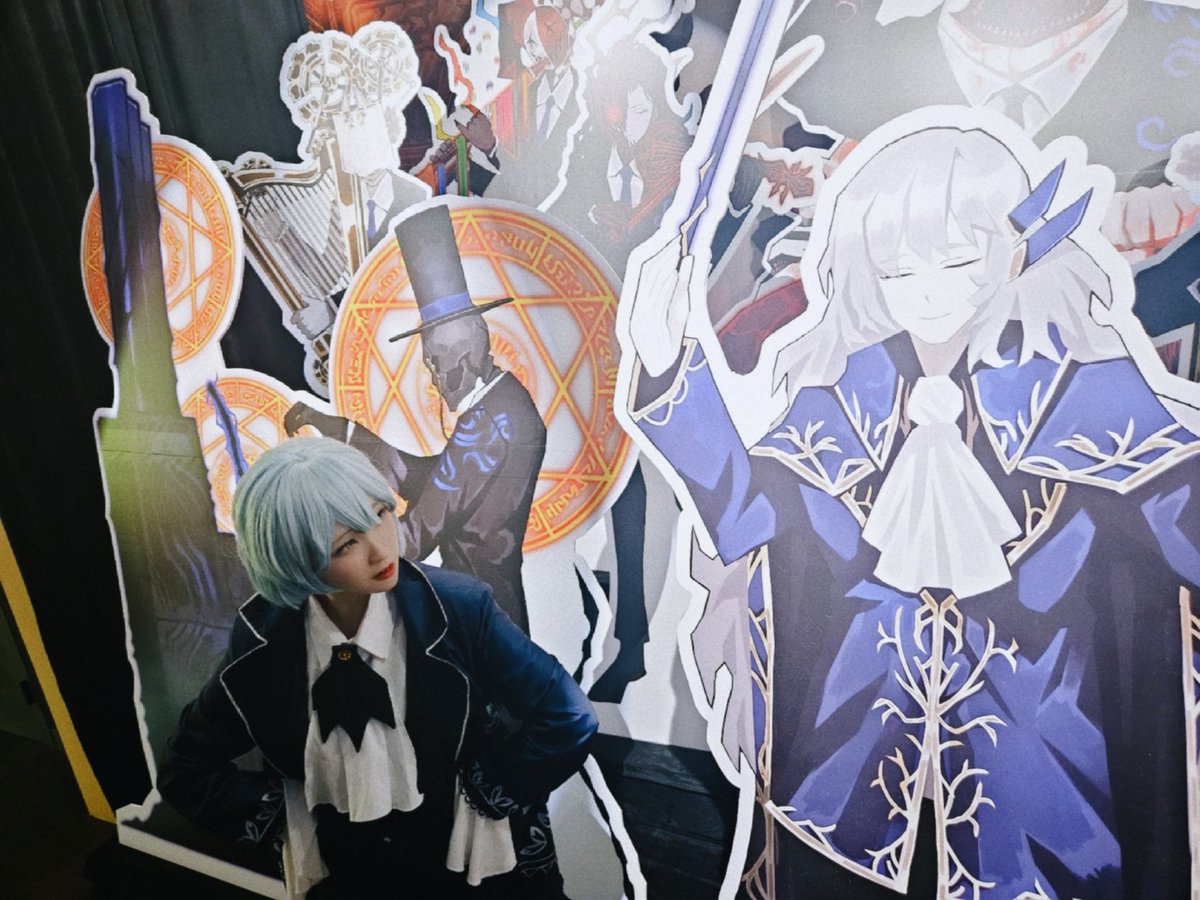 ine_wspl's tweet photo. #ProjectMoon 
#LibraryOfRuina 
#cosplay 

"....애가 왜 판넬로 있는거야.롤랑,설명해봐"

📸 @Kalintz29 https://t.co/rchZoYTErs