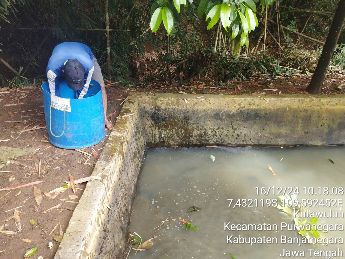 mohdialite's tweet photo. Senin (16/12), Mohamad Wahudi Luhkan Kab. Banjarnegara, di Pokdakan Mina Rahayu Ds. Kutawuluh, Kec. Purwanegara, Pendampingan Bantuan Pemerintah kepada kelompok pembudidaya ikan
#luhlapor #GiatLuhkanSatminkalBogor @PKBLU_bp3tegal @pusluh_bppsdm https://t.co/BBnjHd3a0T