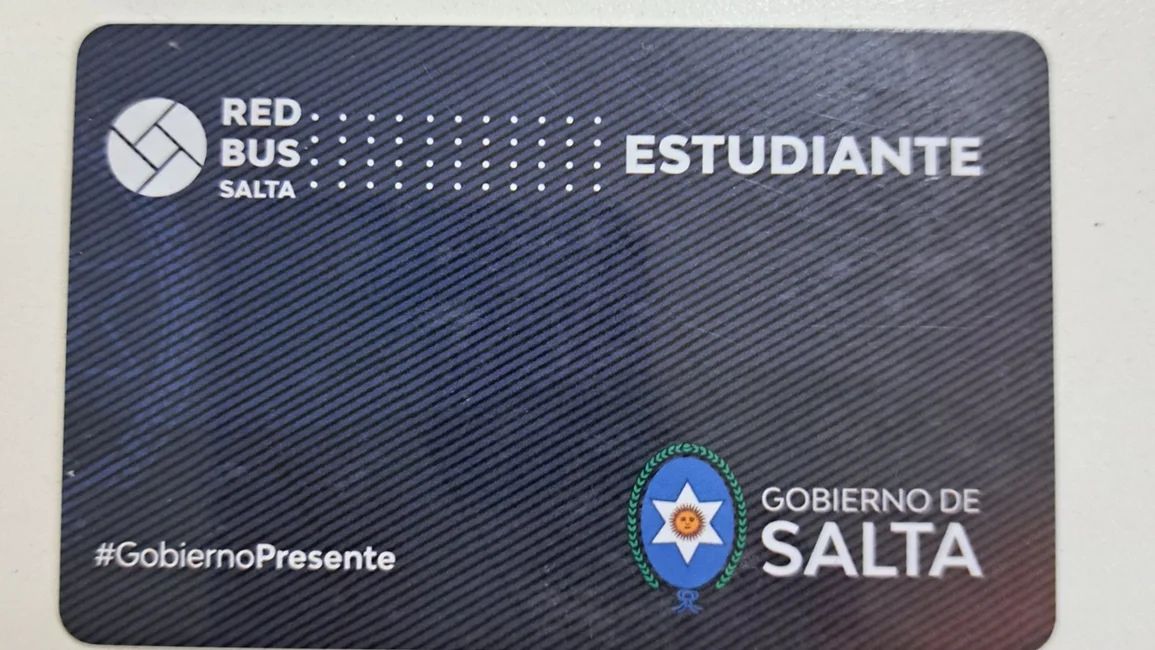 eltribuno's tweet photo. #SALTAS SAETA - TARJETA ESTUDIANTIL Tarjeta Estudiantil Provincial 2025: arranca la renovación para estudiantes del interior de Salta
https://t.co/yLI3AYKMLh https://t.co/XLrKOZ1Ppr