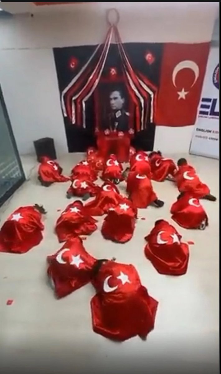 mucazat_'s tweet photo. Okullarda keMAList Öğretmen istemiyorum... https://t.co/SbA6rgVxuh