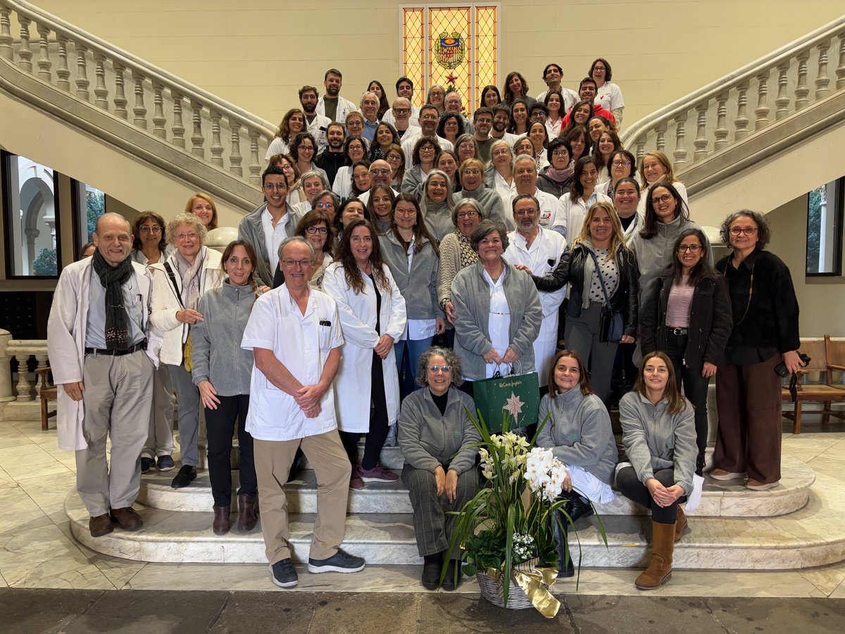 BcnVih's tweet photo. 🌟 Divendres ens vam acomiadar de la M. Antònia, que després de 33 anys com a secretària del Servei d’Infeccions a l'@hospitalclinic, es jubila. Gràcies pel teu compromís, dedicació i somriure durant tants anys. Et trobarem molt a faltar 💐 molta sort en aquesta nova etapa!!! 🫶 https://t.co/wNIxNLvJw6