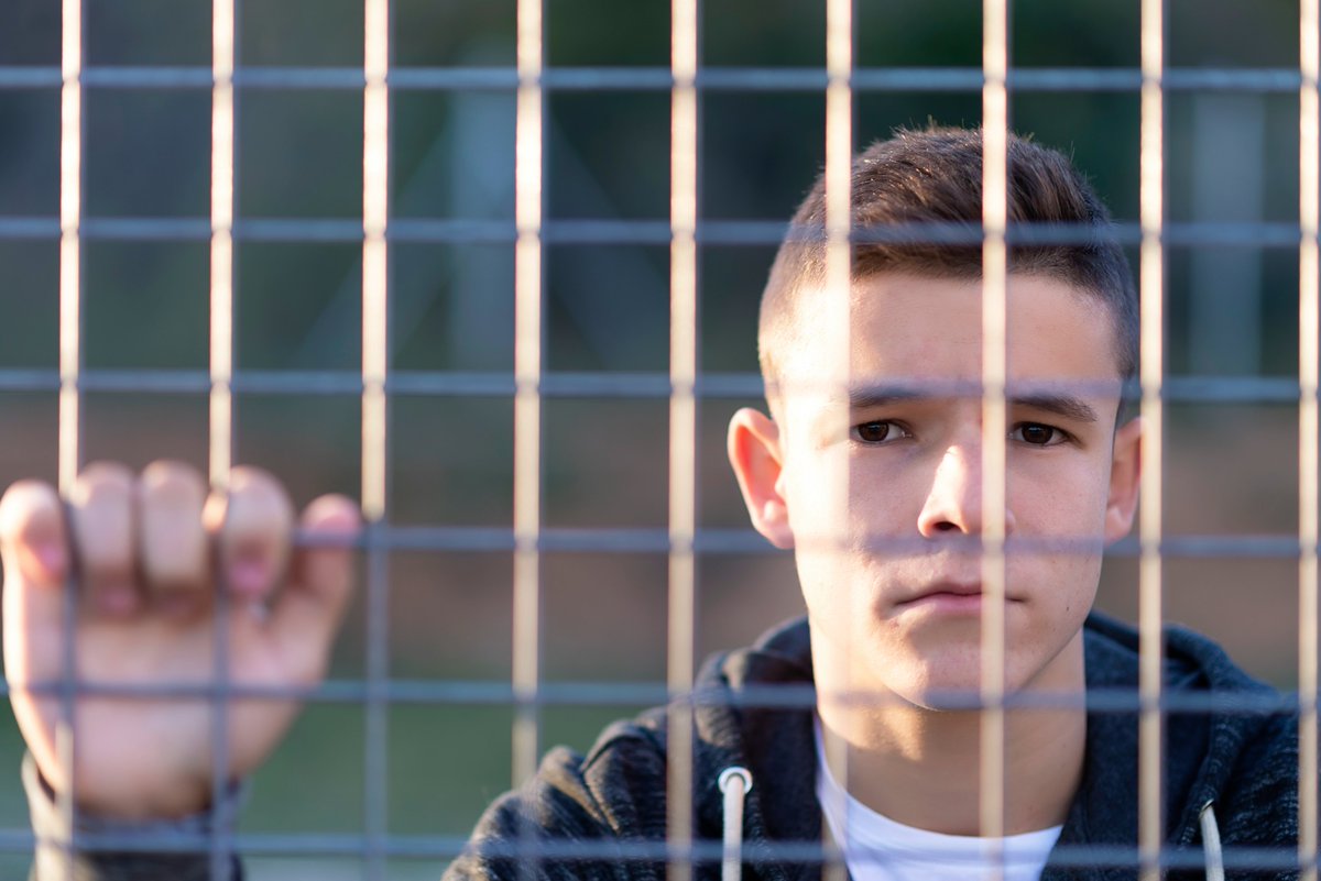 TerriPrisons's tweet photo. La réinsertion des jeunes est une priorité pour prévenir la récidive et leur offrir une chance de se reconstruire. #JeunesseEtPrison #RéinsertionJeunes #TerritoiresEtPrisons

📊 En savoir plus sur nos actions et nos propositions : https://t.co/EKHv4j0CiP https://t.co/52y34UAglt