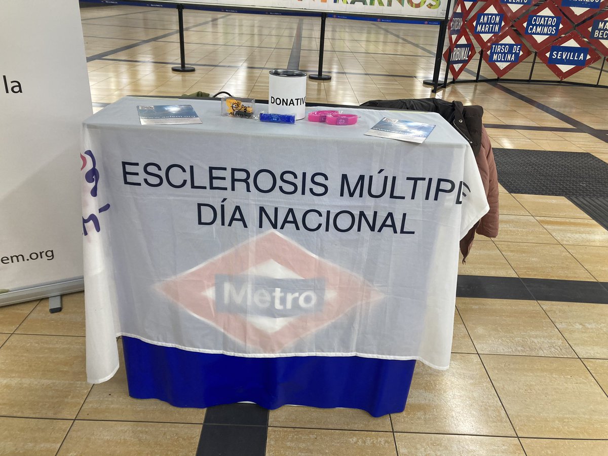 dasmi73's tweet photo. ¡¡Buenos días compañeros!! Hoy #AELEM está en la campaña #conectados en la estación de #Metro de #Chamartín. Vente y conéctate 😉
#EsclerosisMúltiple #solidaridad #salud #juntossomosmasfuertes #EM https://t.co/e1haLrMUEY
