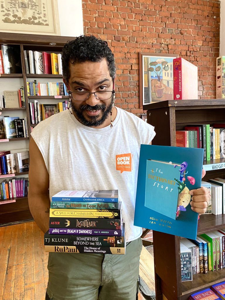 book_lounge's tweet photo. Branden forever teaching us the value of reading kids books along with our usuals ❤️ here are his favourite reads of the year

#books #reading #bookstore #indiebookstore #capetown #booksbooksbooks #bookrecommendations https://t.co/xi15ONKhkz