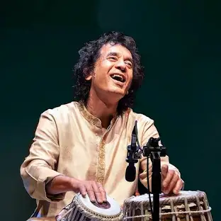 WowBroStudio's tweet photo. Farewell to a Legend: Zakir Hussain's Passing Leaves a Void in the World of Music and Art 💔🎵 #ZakirHussainPassesAway #music #tweetoftheday #Twitter #RestInPeace #ustadzakirhussain https://t.co/mXqRc79YVk