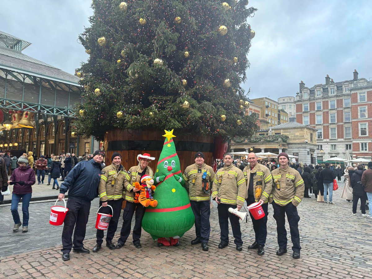 Blue Watch Walthamstow last week carried out a charity fundraising day at Covent Garden for the FF Charity and promoting the Christmas fire safety message. Thank you and great work.