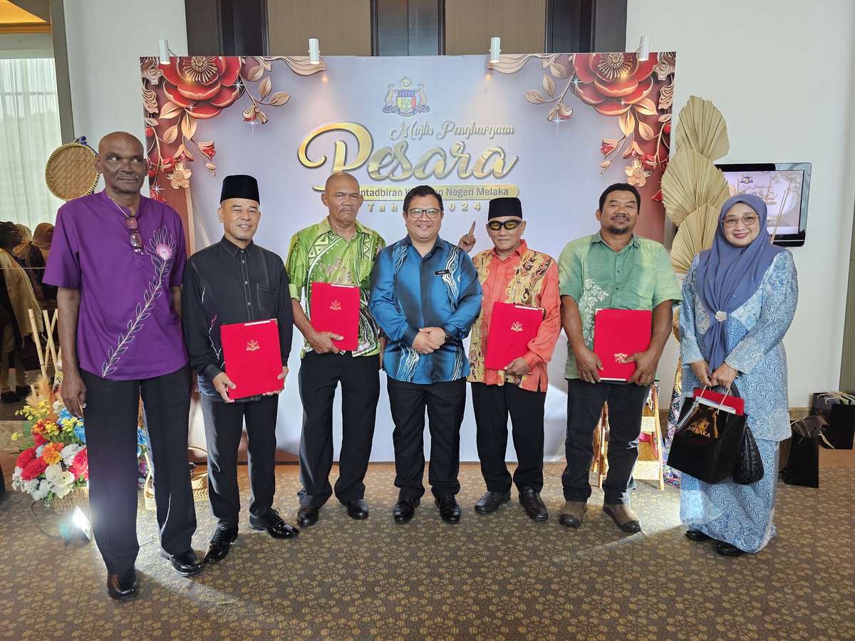 JKRMelaka's tweet photo. Pengarah Kerja Raya Melaka Tuan Ir. Hj. Mohamad Salzeli bin Moktar petang ini hadir sama dalam Majlis Penghargaan Pesara Pentadbiran Kerajaan Negeri Melaka Tahun 2024. https://t.co/qinxtckpkC