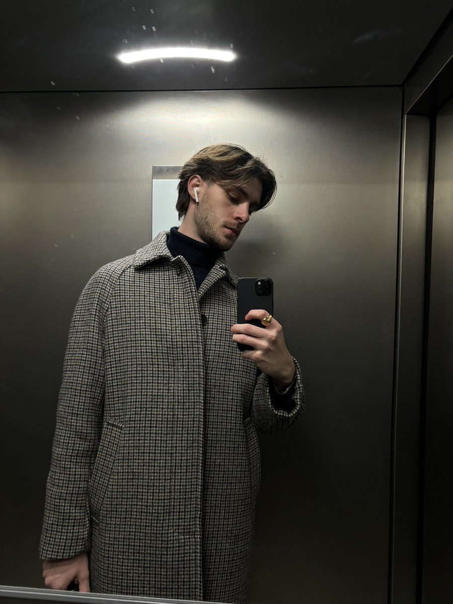 Dzeusjly's tweet photo. Retour à la civilisation /la salle
#LGBTQIASoonHolidays https://t.co/z4wAEHuqn9