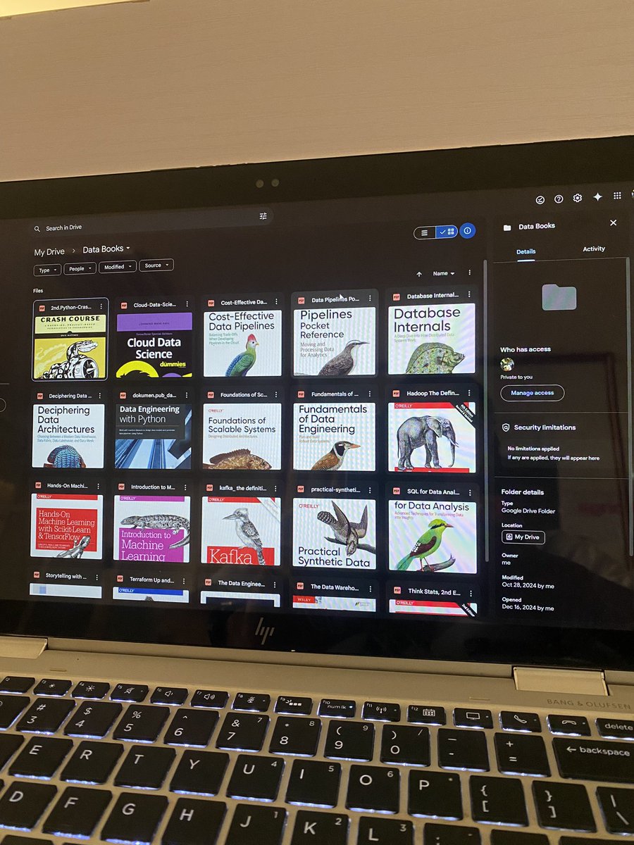 Books on Data topics, from Data Science to Analysis, Visualization, ML, Warehousing 📊🚀. 
Link to drive below. 

Bookmark and Retweet for others that may need it 🫶🏾💼