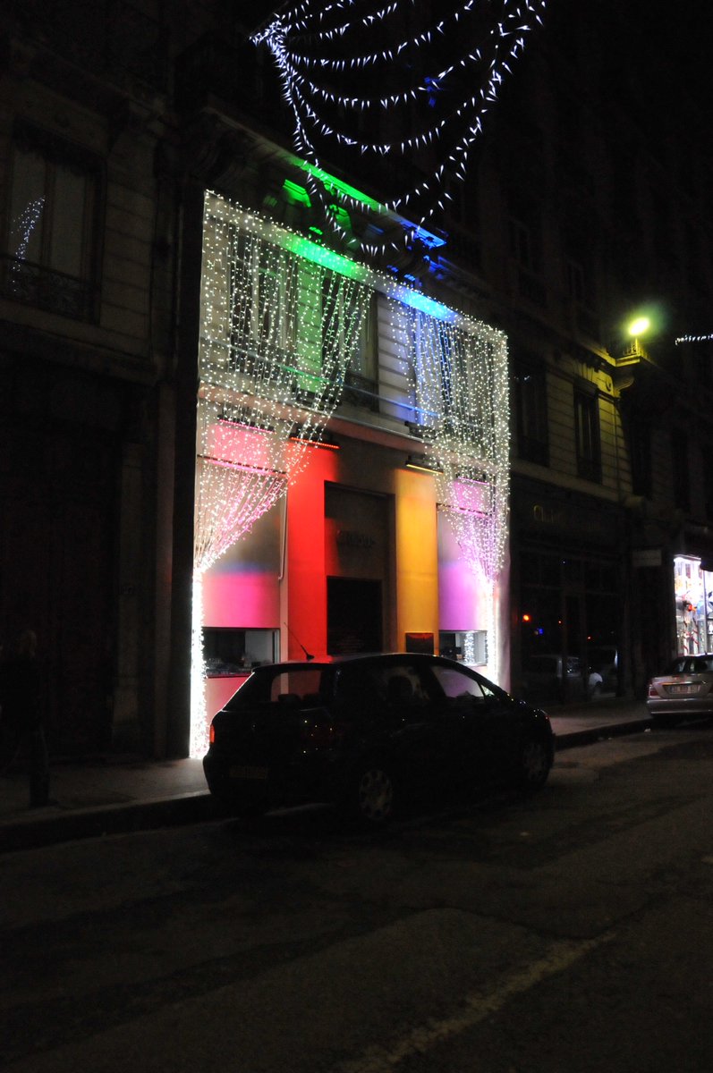 🎄 Esta Navidad, la iluminación lo cambia todo: con #InteractIoT optimizamos espacios y creamos experiencias que cautivan a tus clientes. ✨

📌 Descubre cómo transformar tu negocio: signify.co/4gcpViw 
#RetailQueConecta #Innovación