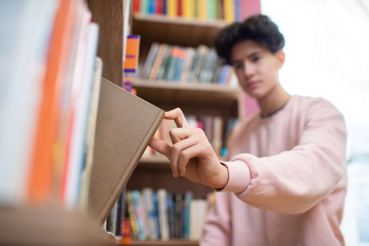 NoveListRA's tweet photo. JUST IN: In 2024, four #LibraryTrends were shaping the way you work. 🛠️ We reveal the list, plus the top 10 books of 2024: https://t.co/hwIsUzmcla https://t.co/3cmsgBmqeN