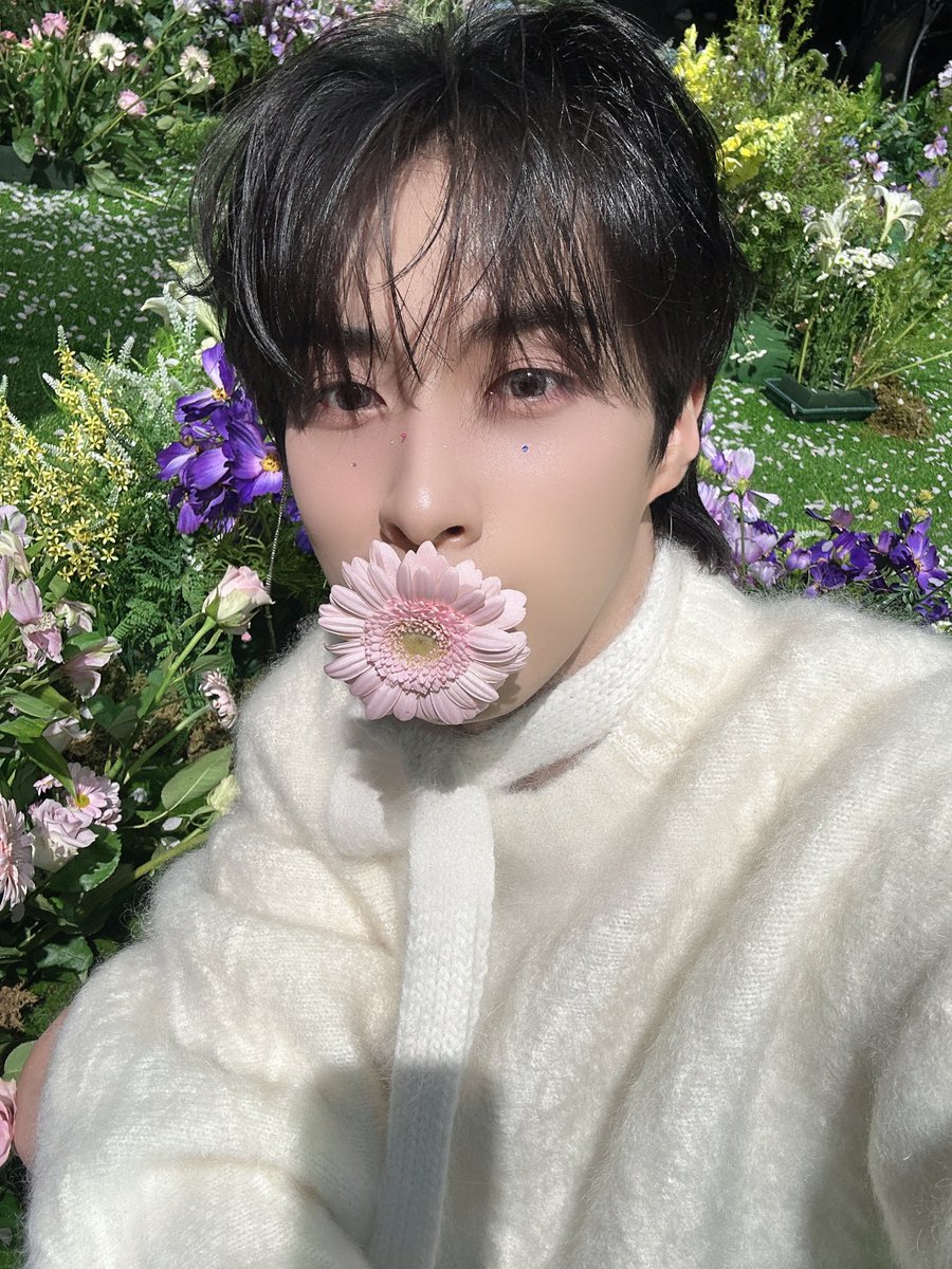 official_ONEUS's tweet photo. [#원어스]

Dear.🌙

#원어스 #ONEUS 
#환웅 #HWANWOONG 
#시온 #XION 
#루퍼트의눈��� #Rupertsdrop https://t.co/LN7pi1IoaF