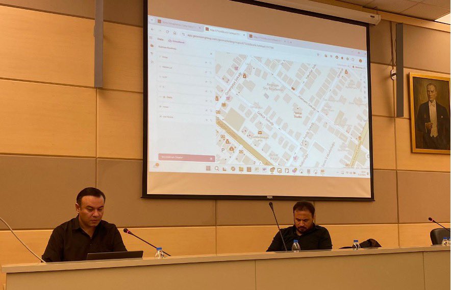 GeovisionGroup_'s tweet photo. İTÜ GEOTALKS'ta Geomarketing uygulamalarımızı paylaştık! 🌍
Geleceğin mühendisleriyle bilgi ve deneyimlerimizi paylaşmak büyük mutluluktu. 👩‍💻👨‍💻
Bu harika etkinlik için İTÜ Geomatik Müh. Kulübü’ne ve emeği geçen herkese teşekkürler! 🙏

#GEOTALKS #CBS #GIS #Geomarketing #İTÜ https://t.co/kwX5A5XKy8