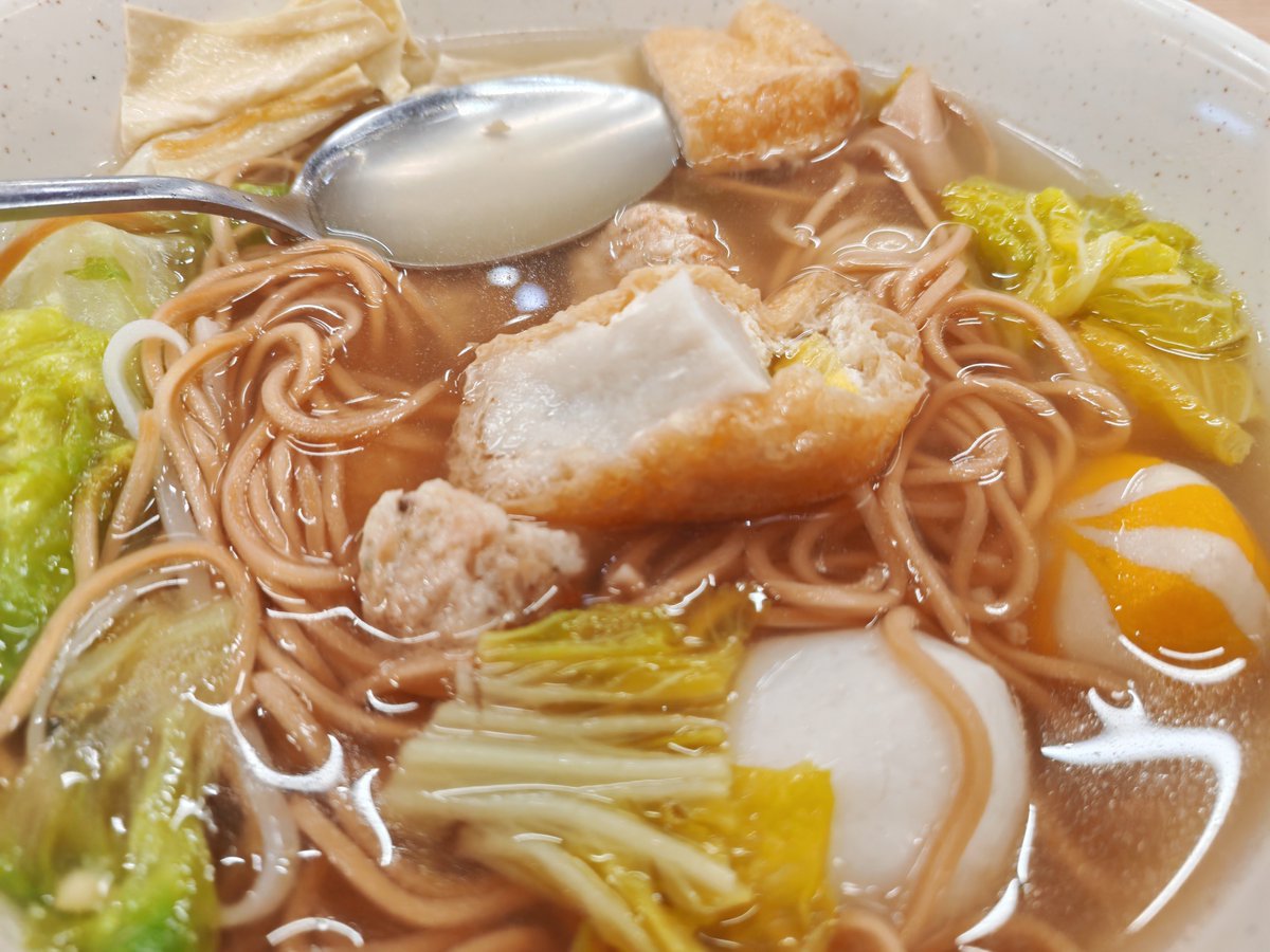 LetChinese's tweet photo. Fujian is rich in natural resources, and its famous #fishballs have gained international fame. Take a closer look at your local Chinatown—you’ll likely find many people from Fujian. They often create a special kind of “fish soup” by stuffing fish paste into vegetables like tofu😍 https://t.co/F37AqChjet