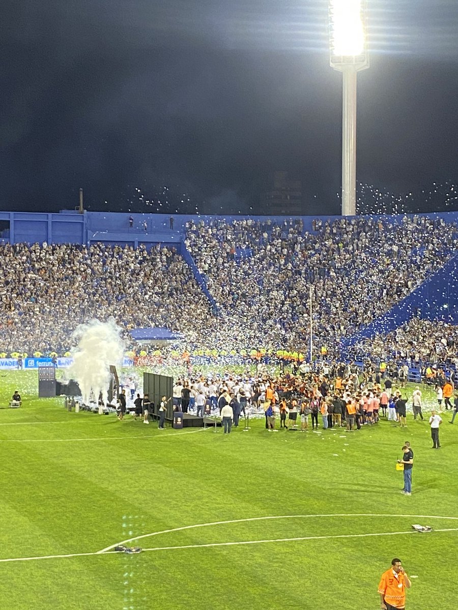 _Milepaz's tweet photo. PORQUE ESTE AÑO DE VILLA LURO SALIÓ EL NUEVO CAMPEÓN 🤫 https://t.co/MUqwGssepD