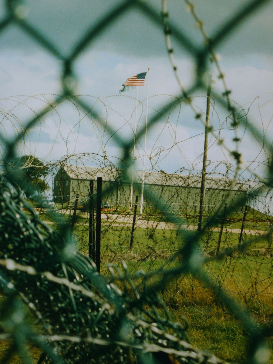 Looking through the fence...

#GreenhamCommonWomensPeaceCamp #Activism #Peace #Protest #Feminism #AntiWar #AntiNuclear