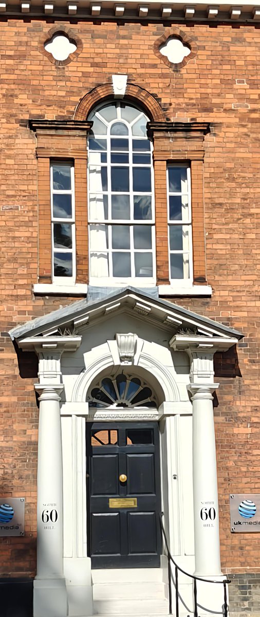 ColCivicSociety's tweet photo. You'll find today's 'Venetian' #AdventWindow on  the front of the Grade ll* listed house at 60 North Hill, here in #Colchester, #BritainsFirstCity.

The original building dates from 1650, the front block however was rebuilt in the mid 18th century.

More:

https://t.co/KeGrQOi0hb https://t.co/51lczCEw0k