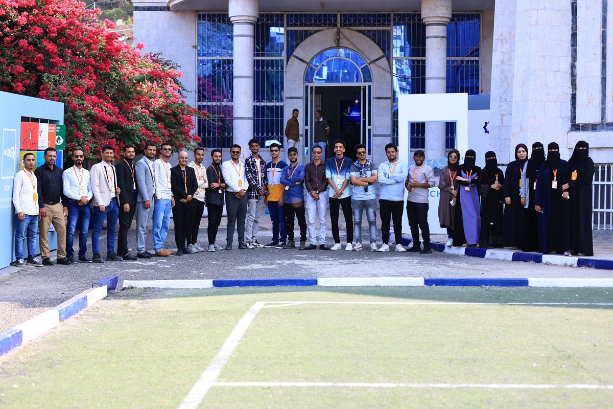 UNLEASHlab's tweet image. Under the theme ‘Technology for Economic Recovery,’ 40 young innovators developed solutions focused on operational efficiency, market access, and customer engagement at UNLEASH Hack Yemen. Read more: unleash.org/tech-solutions…