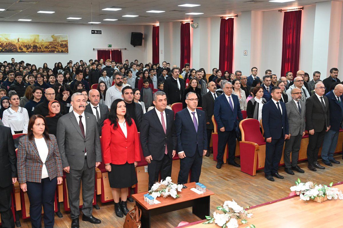Aydin_MEM's tweet photo. ▪️Müdürümüz @ekicis20, "#DilimizinZenginlikleri " projesi kapsamında Adnan Menderes Üniversitesi Öğretim Üyesi Prof. Dr. Bilge AYRANCI’nın “Türkçemizin Zenginliği” konulu konferansına katıldı ve açılış konuşması yaptı.

Dilimizin zengin mirasını koruma ve gelecek nesillere aktarma konusundaki kararlılığımızı vurgulayan Müdürümüz, Türkçemizin ifade gücü ve kültürel zenginliklerimizin önemine dikkat çekti.

@tcmeb @ekicis20