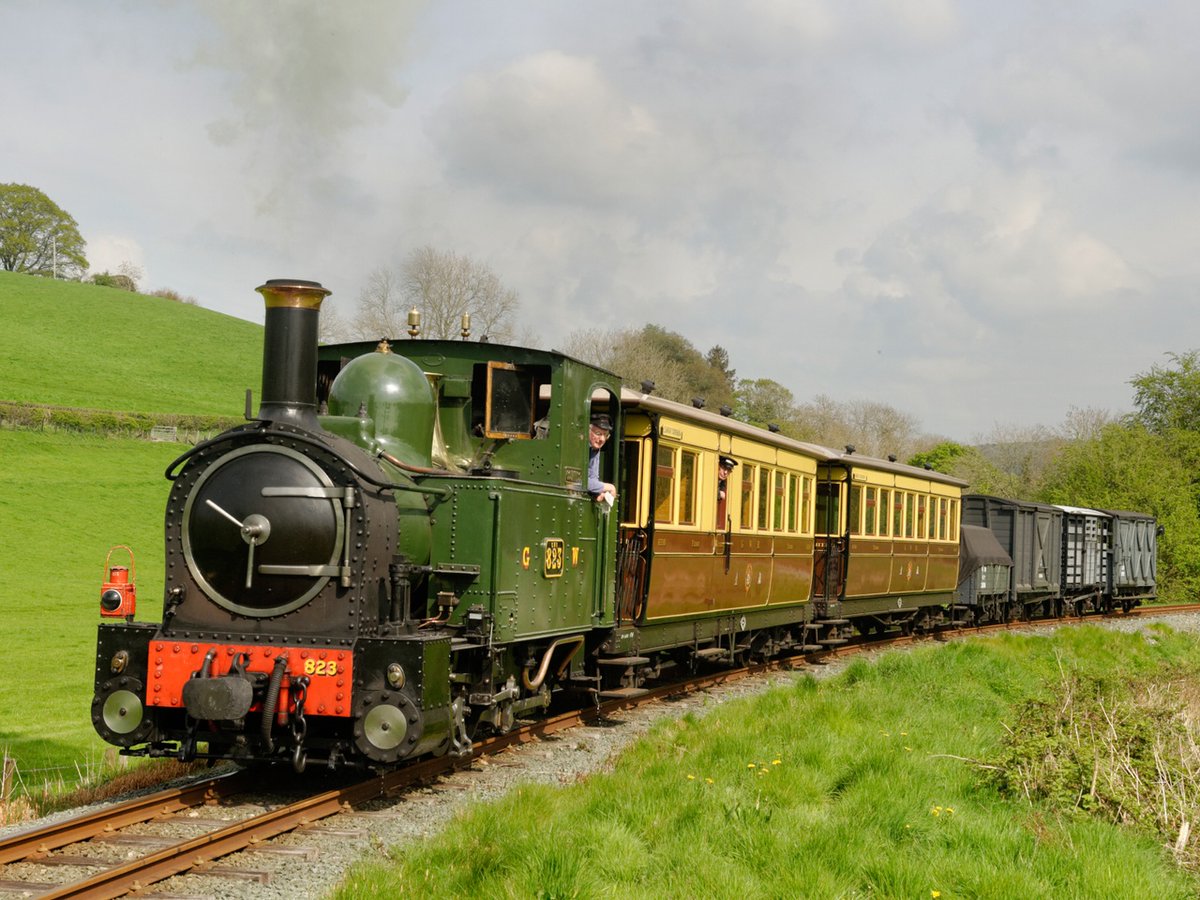 WalesOnRails (@wales_on_rails) on Twitter photo π Be prepared to combat those post Christmas blues with a steam train ride through mid-Wales on the Welshpool & Llanfair Light Railway.
ποΈ Their Mince Pie Trains are running from 28 to 30 December.
πΈ Β© <a href="/LlanfairLine/">Welshpool & Llanfair</a> π Be prepared to combat those post Christmas blues with a steam train ride through mid-Wales on the Welshpool & Llanfair Light Railway.
ποΈ Their Mince Pie Trains are running from 28 to 30 December.
πΈ Β© <a href="/LlanfairLine/">Welshpool & Llanfair</a>