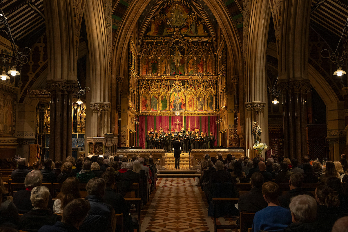 SPC_Oxford's tweet photo. We had a wonderful time connecting with alumni over music, mince pies and mulled wine at the Christmas Carols Concert at All Saints Margaret Street, London. #Oxmas #Christmas #OxfordUniversity https://t.co/2PaUf5XmaF