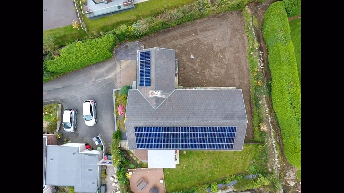 SolarStoreUK's tweet photo. Check out this stunning aerial view of one of our latest solar installations!
✅ 8kW Sunsynk Hybrid Inverter
✅ 2 x 5.32kWh Batteries
✅ 22 x Aiko 465W Panels 
✅ 4 x Aiko 465W Panels 
Thinking about going solar? Let’s make it happen for you.📞 07754 550 628
#SolarPower https://t.co/62fhh9wkKH