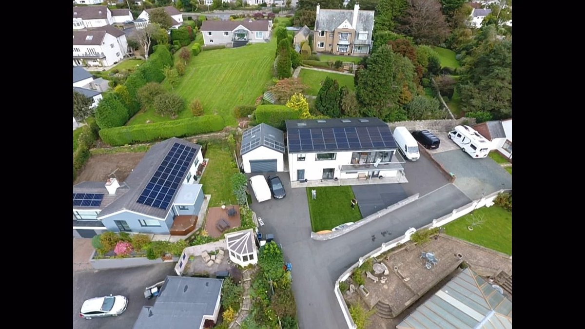SolarStoreUK's tweet photo. Check out this stunning aerial view of one of our latest solar installations!
✅ 8kW Sunsynk Hybrid Inverter
✅ 2 x 5.32kWh Batteries
✅ 22 x Aiko 465W Panels 
✅ 4 x Aiko 465W Panels 
Thinking about going solar? Let’s make it happen for you.📞 07754 550 628
#SolarPower https://t.co/62fhh9wkKH