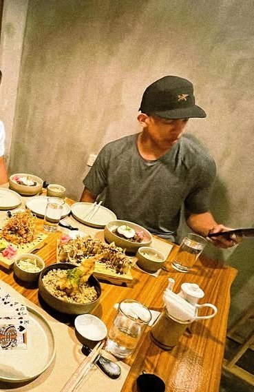tbxamnse's tweet photo. guess who's turning 28 tomorrow? https://t.co/T9yFMfuT3v