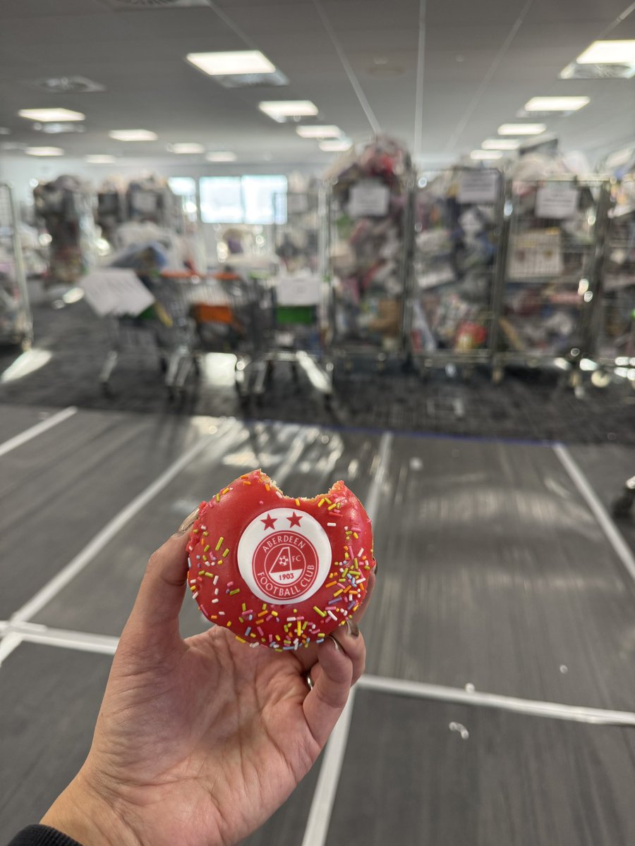 Emma (@akawakeford) on Twitter photo Thanks a million to <a href="/YourDoughnuts/">Dough and Co</a> to keeping the elves fed at Mission Christmas <a href="/AFCCT/">Aberdeen FC Community Trust</a> <a href="/aberdeenfc/">Aberdeen FC</a> <a href="/cashforkidsNES/">Cash for Kids North East Scotland</a> β½οΈβ€οΈ
More pics to follow π Thanks a million to <a href="/YourDoughnuts/">Dough and Co</a> to keeping the elves fed at Mission Christmas <a href="/AFCCT/">Aberdeen FC Community Trust</a> <a href="/aberdeenfc/">Aberdeen FC</a> <a href="/cashforkidsNES/">Cash for Kids North East Scotland</a> β½οΈβ€οΈ
More pics to follow π